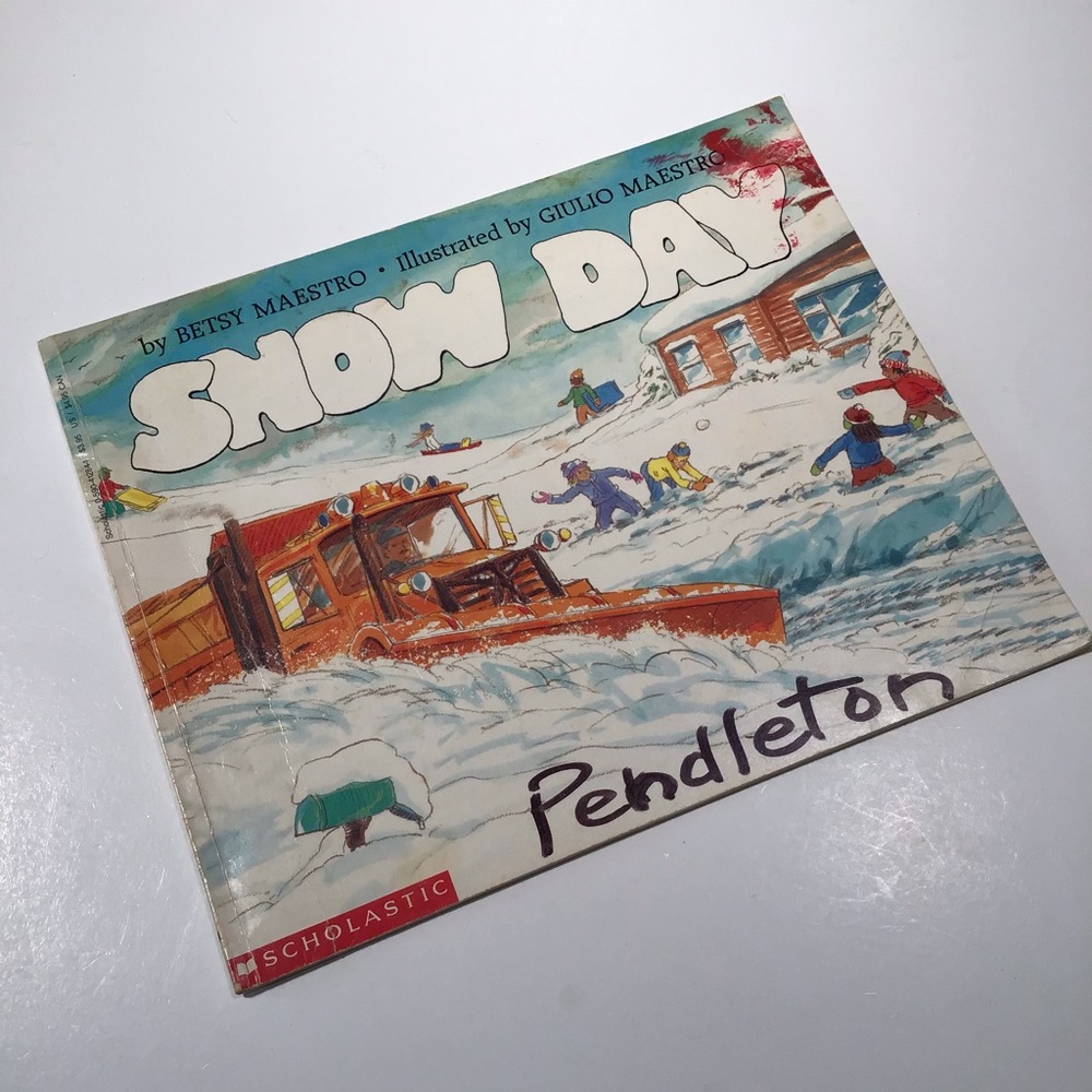Snow Day Betsy Maestro Scholastic Paperback Children Picture Book Giulio Maestro